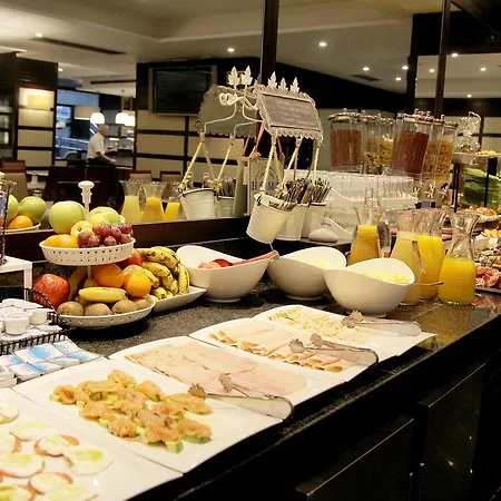 Hotell Conde Duque 3*