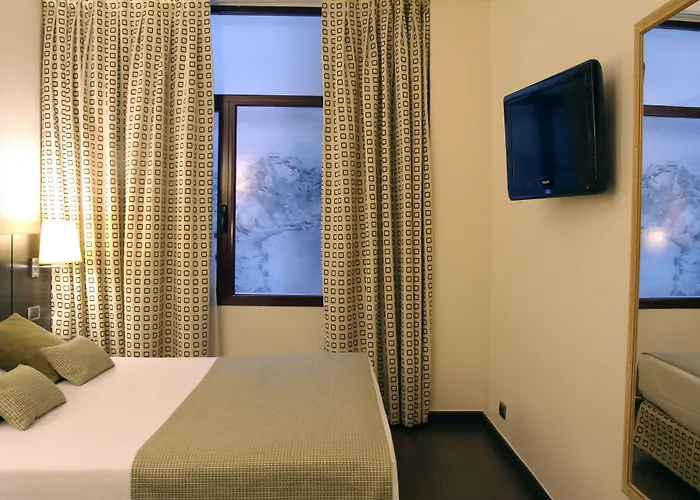 Conde Duque Hotel 3*