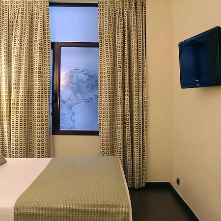 Hotel Conde Duque 3*