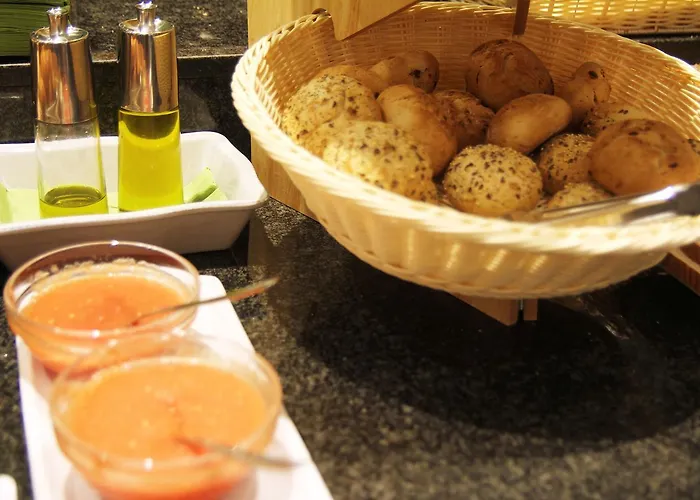 Conde Duque Отель