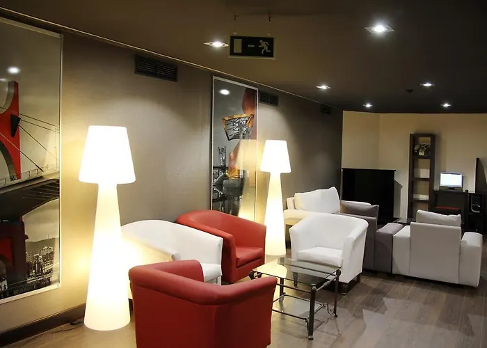 Hotell Conde Duque 3*