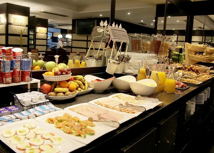 Hotell Conde Duque 3*